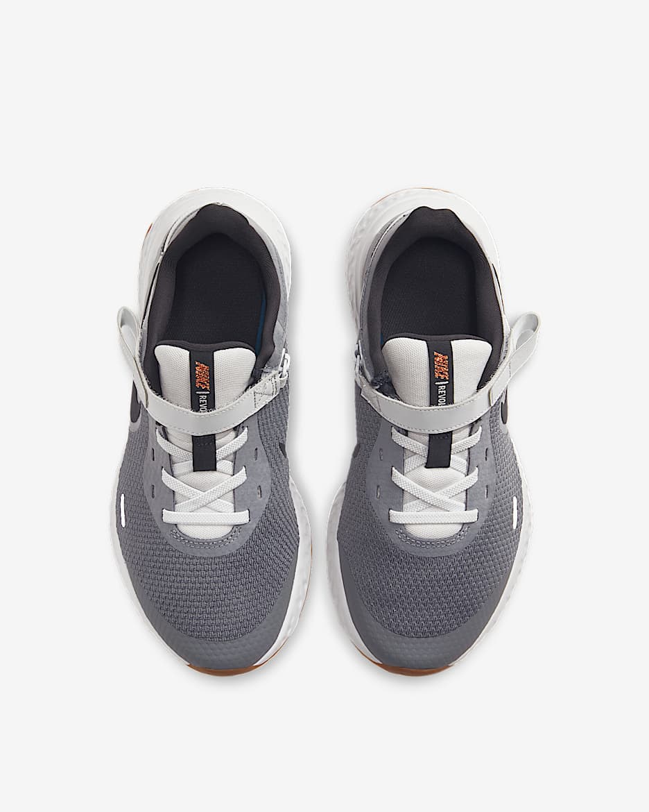 Nike Revolution 5 FlyEase Older Kids Running Shoes Wide